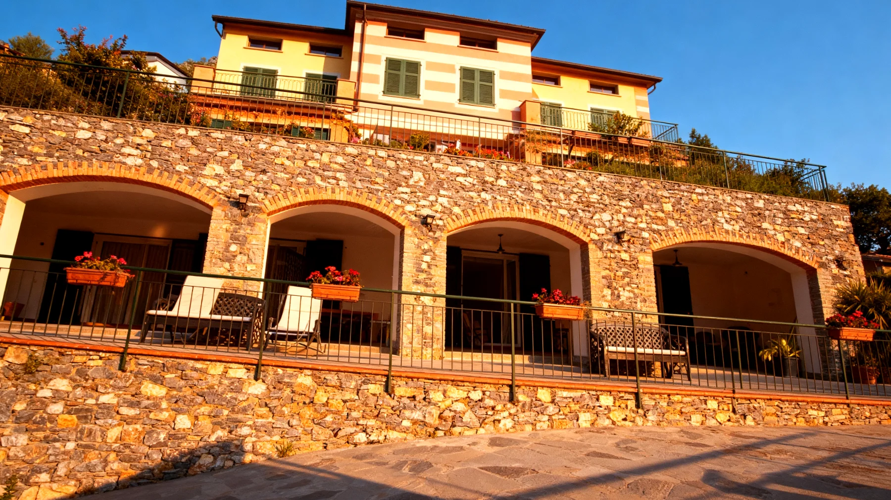 Un posto al sole 2025-12-14T11:05:05.358Z"